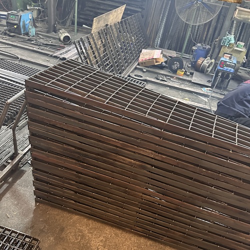 鋼格柵板尺寸定制需要注意哪些細節(jié)