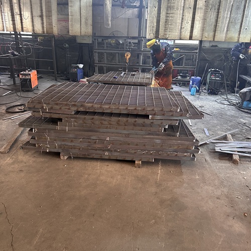 鋼格柵板的逆襲之路從工具到主角